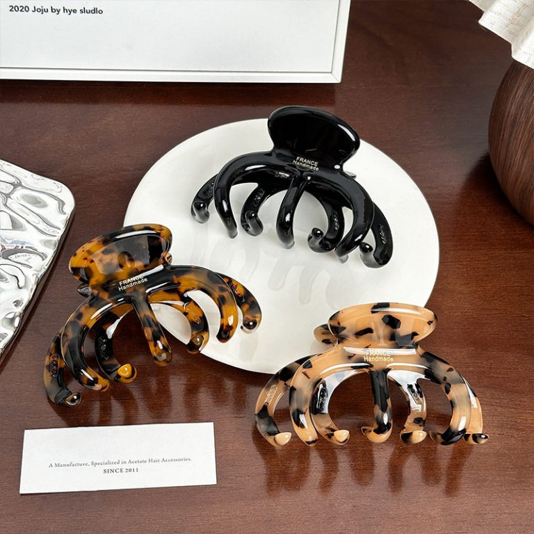 Claw clips