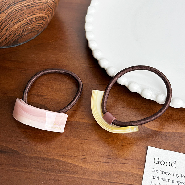 Dowell minimalist gold logo single-line acetate band3