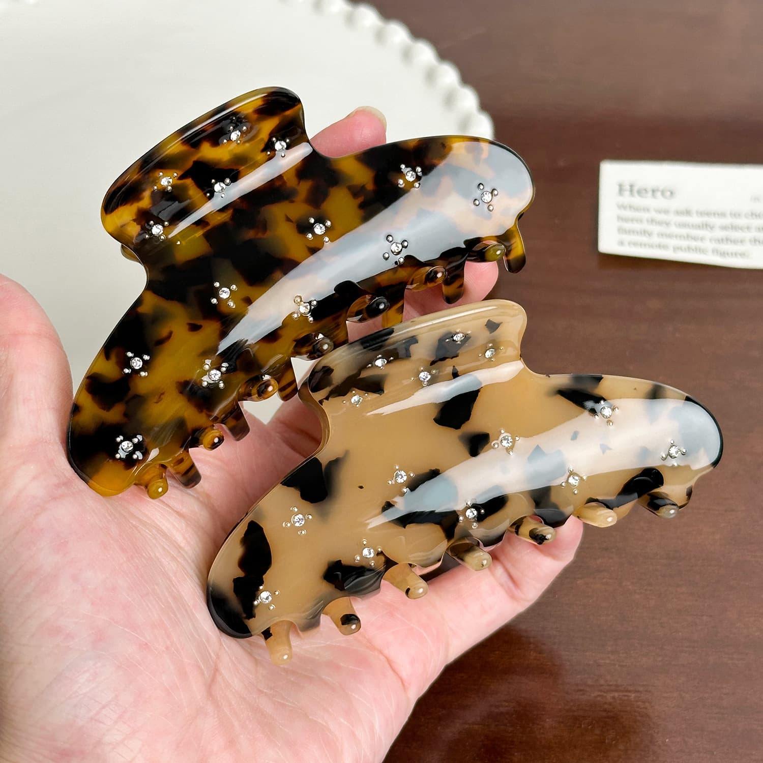 Eco-friendly cellulose acetate enables customized, stylish, high-end hair accessories